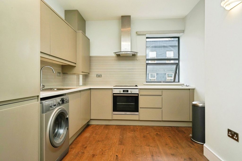 Property photo 2 of 11 Photo