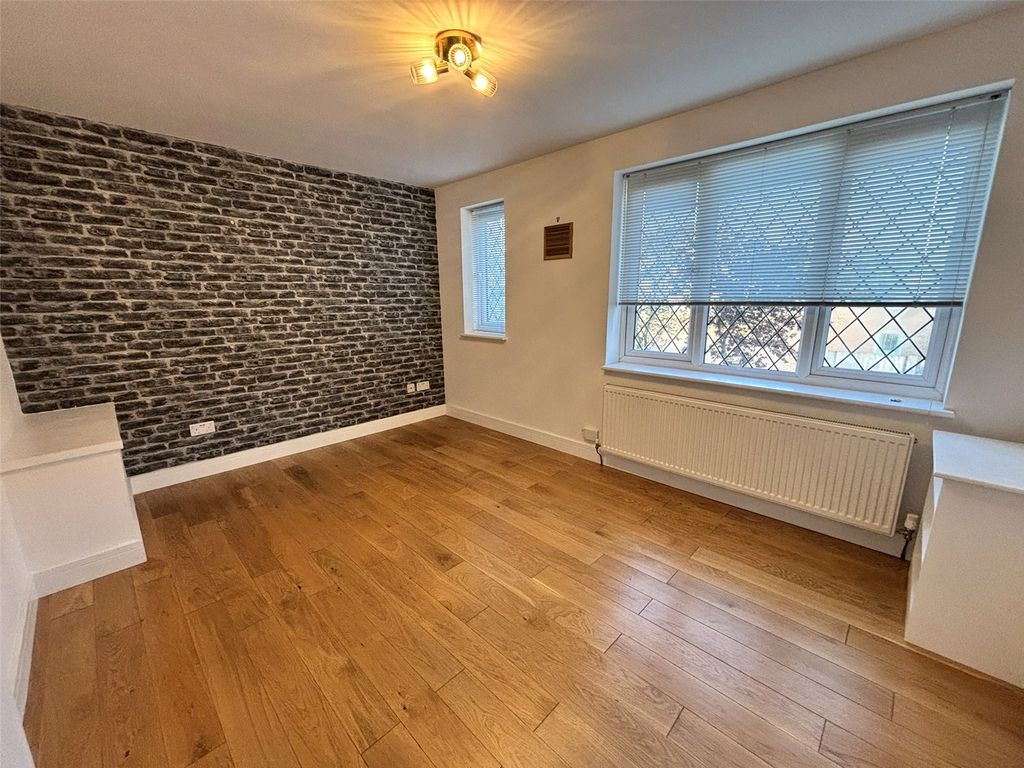 Property photo 2 of 24 Picture No. 19