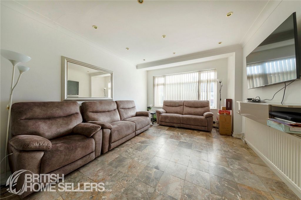 Property photo 3 of 18 Picture No. 04