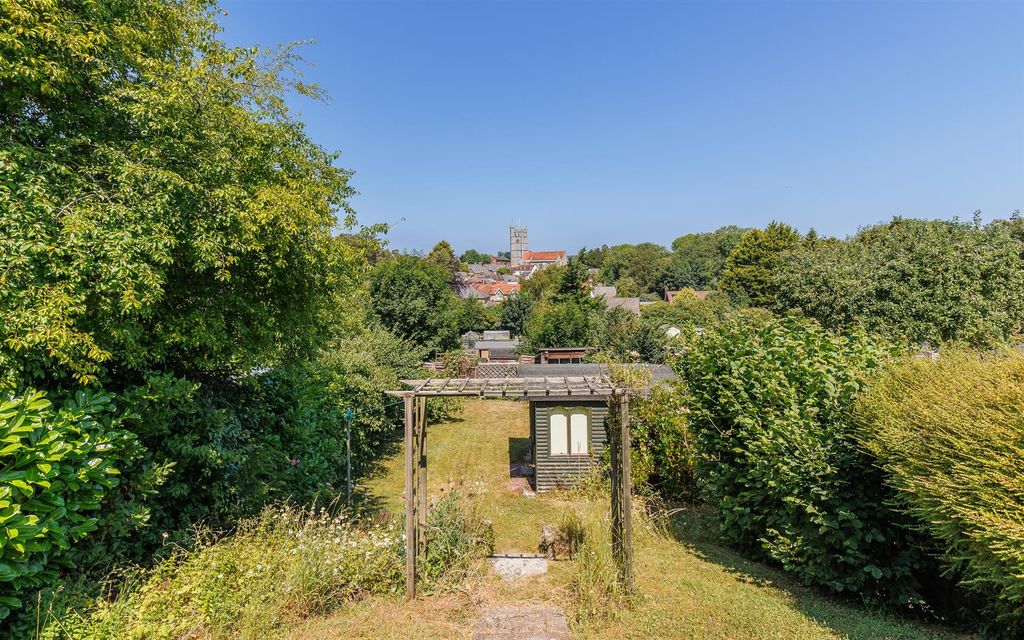 Property photo 1 of 32