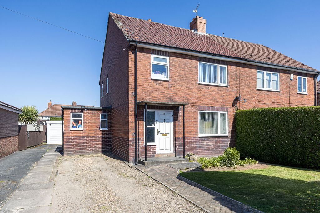 Property photo 1 of 32