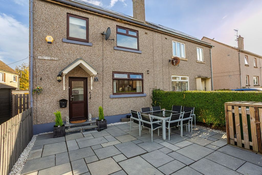 Property photo 1 of 31