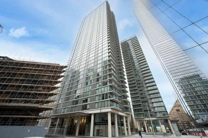 Property photo 1 of 15 3 Bed Flat For Sale On The Landmark East Tower
