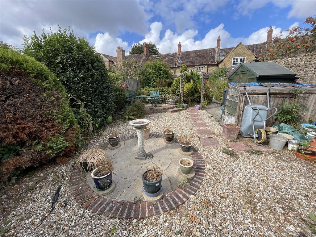 Property photo 3 of 12