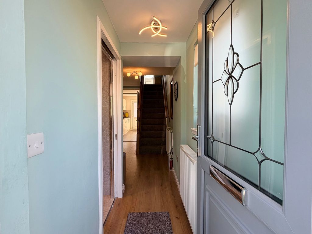 Property photo 2 of 23 Entrance Hallway