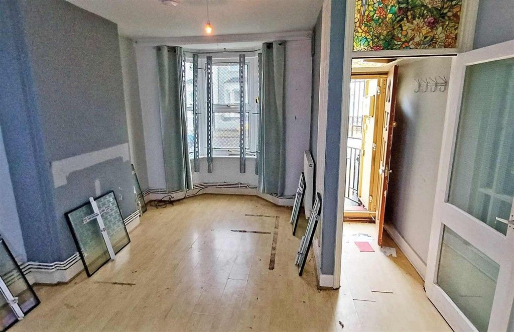 Property photo 3 of 5