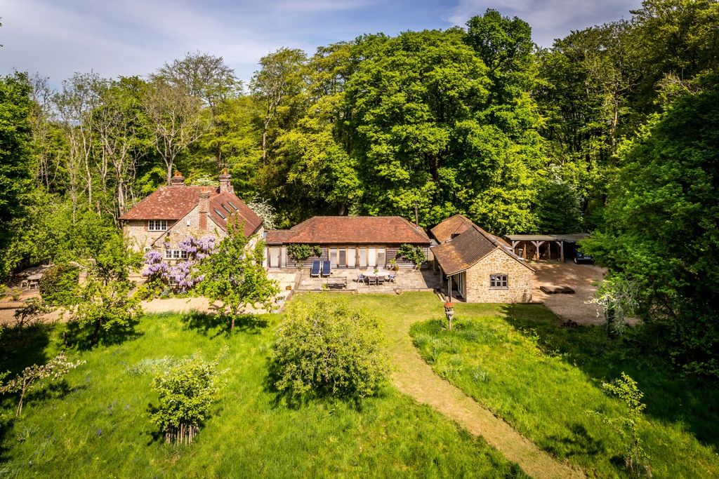 Property photo 1 of 51 House. Partnership