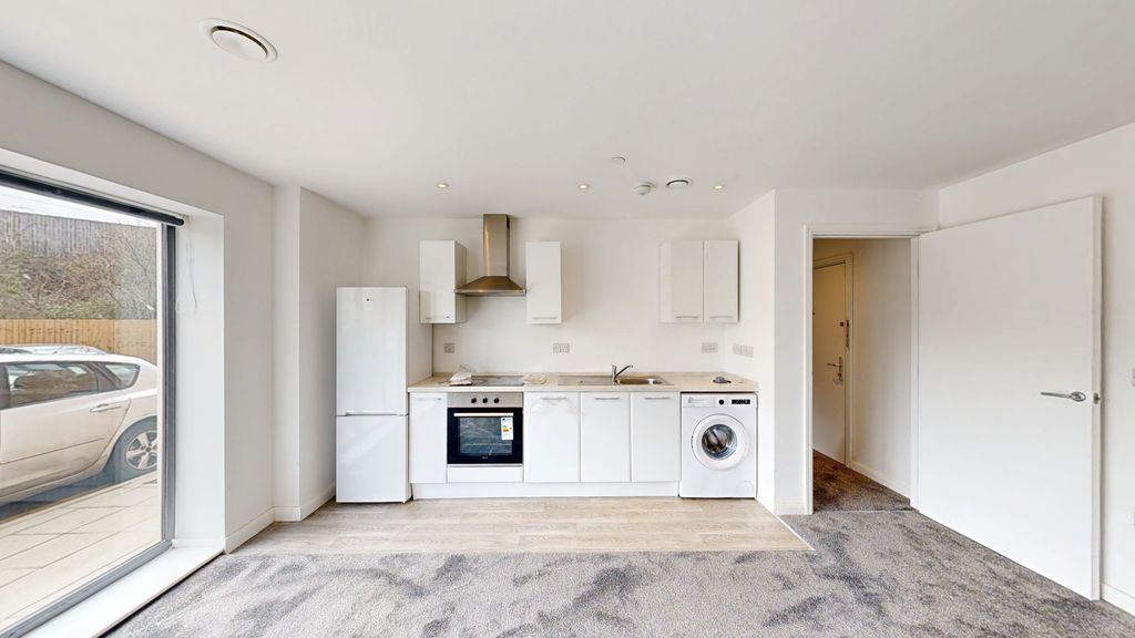 Property photo 2 of 8