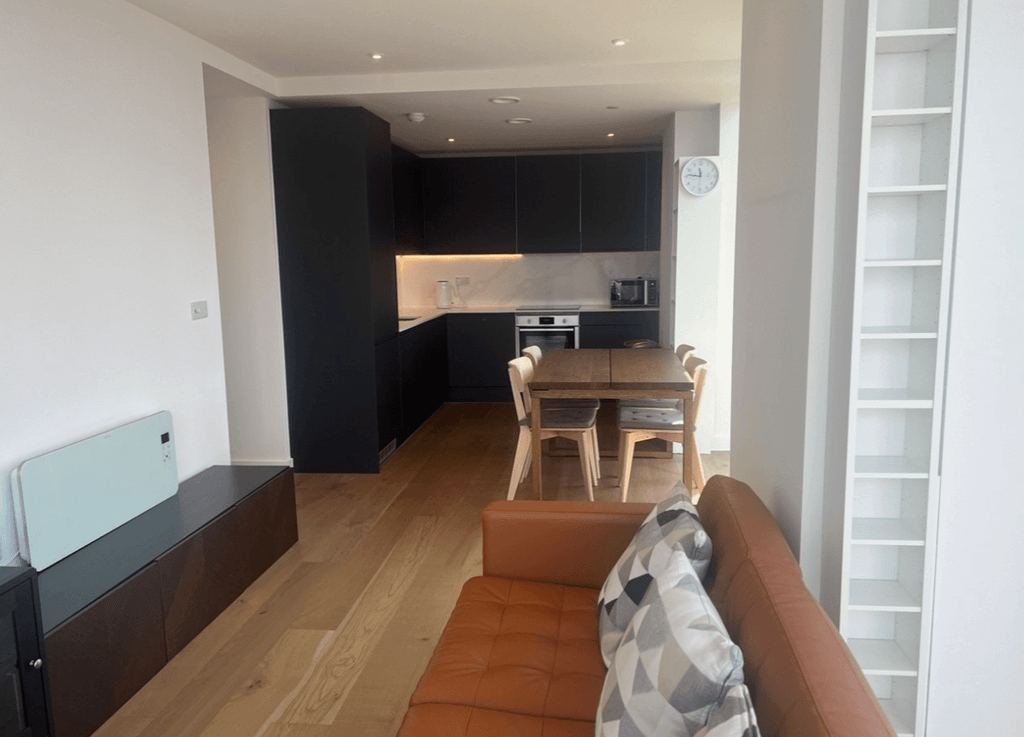 Property photo 1 of 5 Mitcham Ln, London Sw16, UK