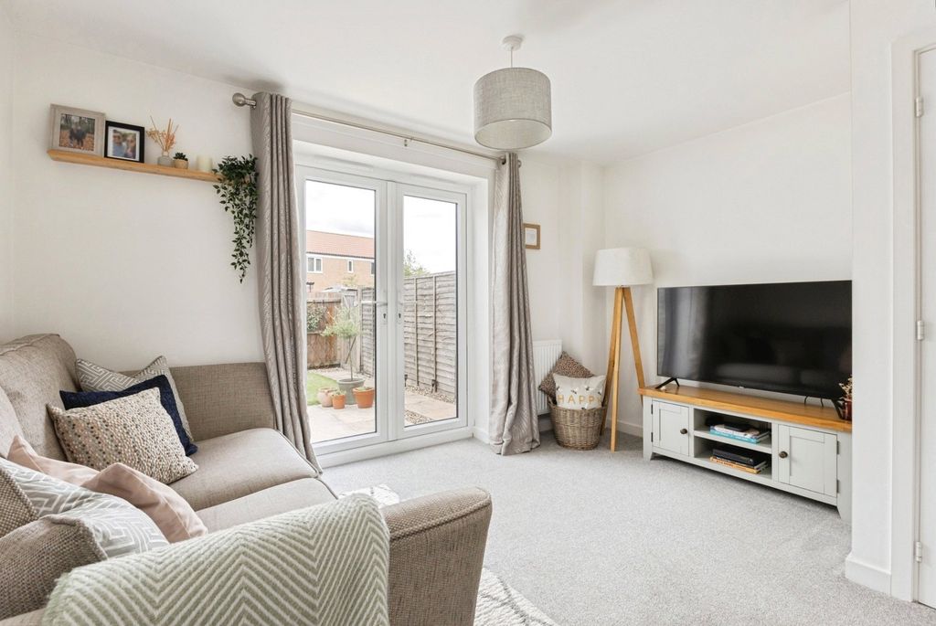 Property photo 3 of 18 Pbox-Img.Jpg