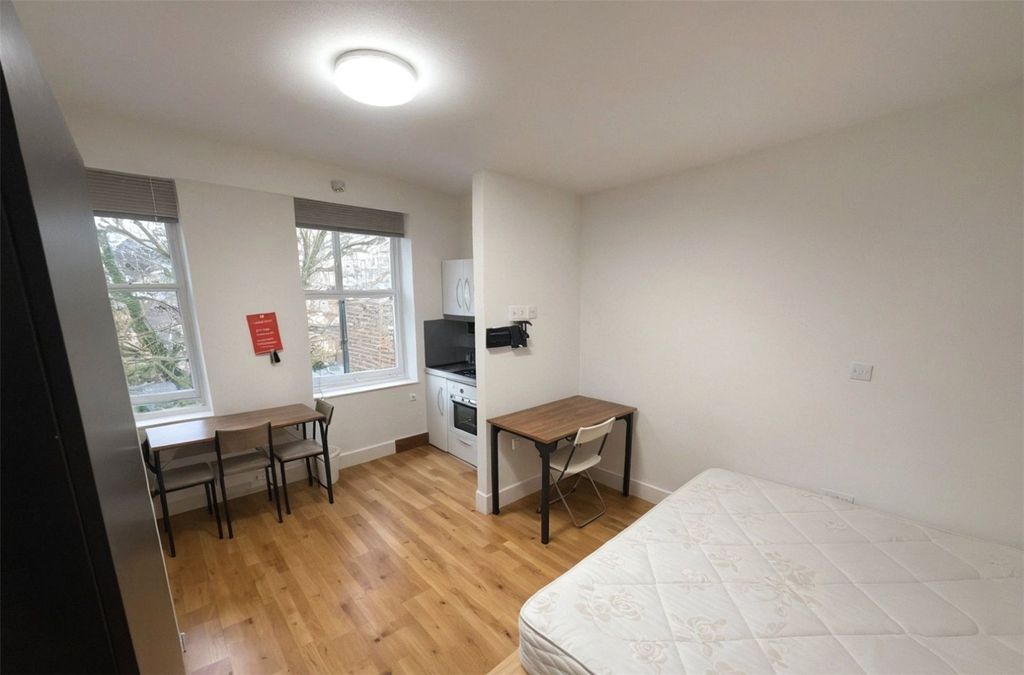 Property photo 2 of 3 Picture No. 04