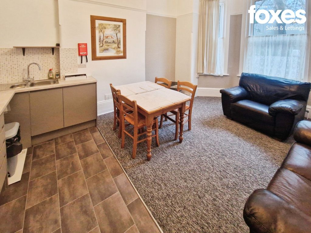Property photo 2 of 8 5570491