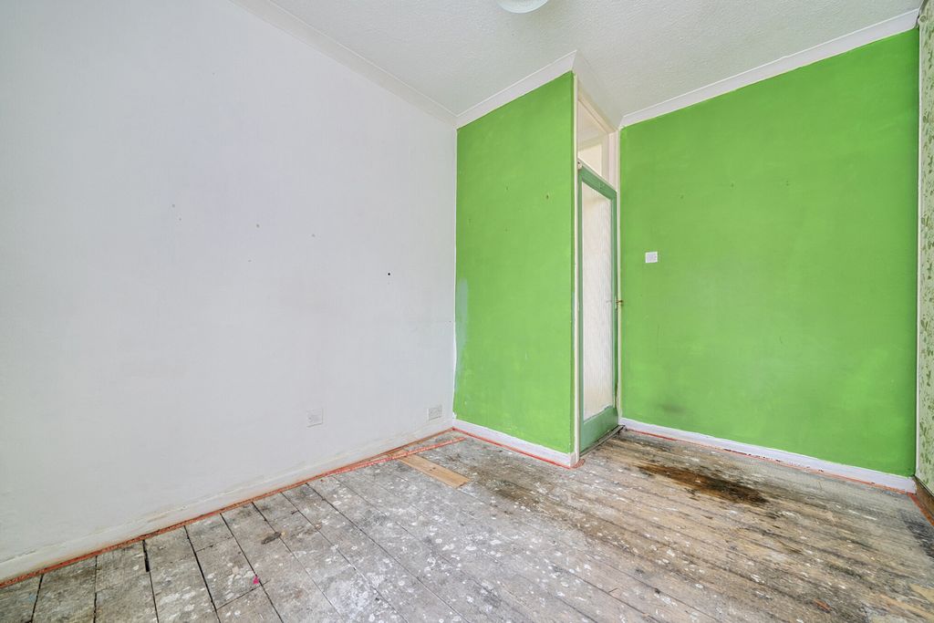 Property photo 3 of 15 Bedroom