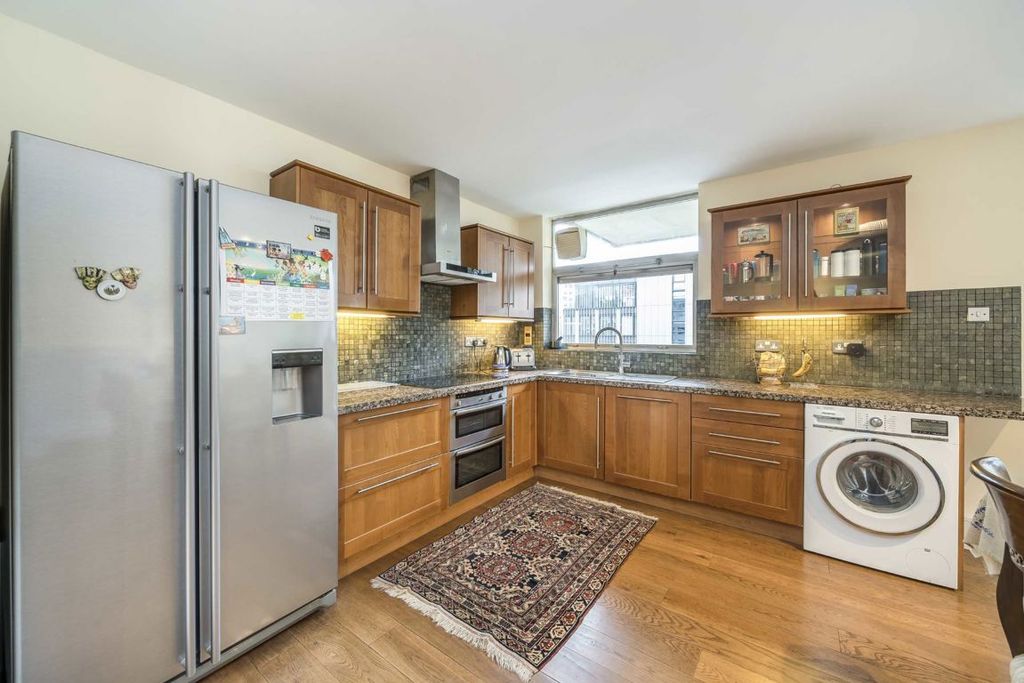 Property photo 3 of 7