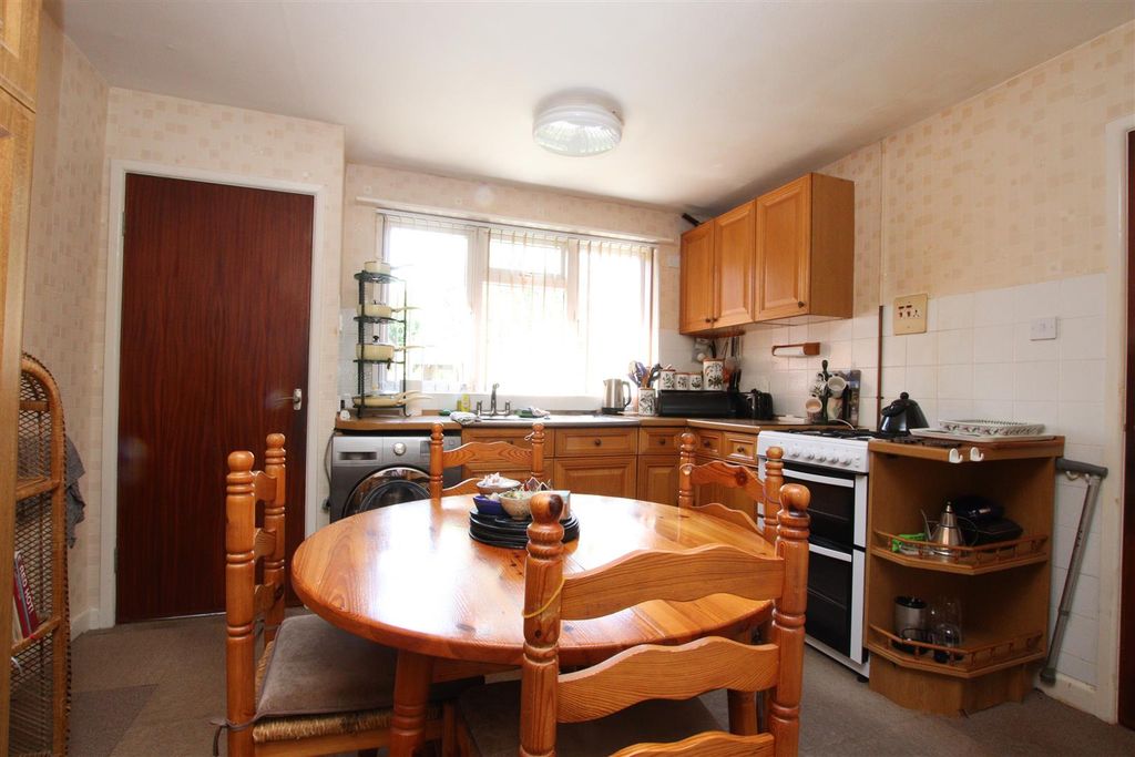 Property photo 3 of 16 Kitchen_.Jpg