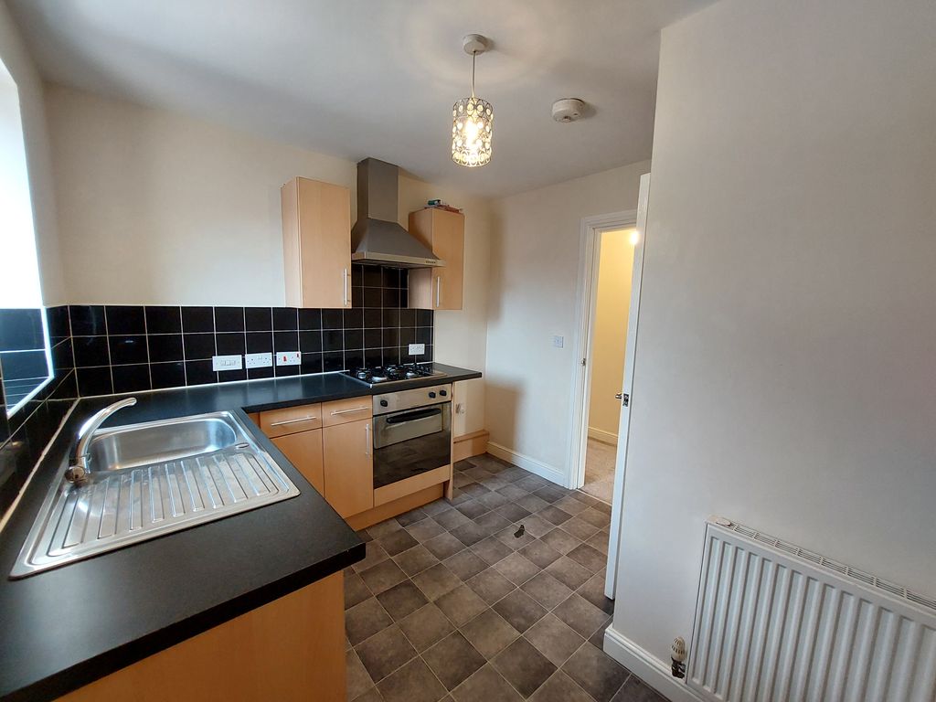 Property photo 2 of 11 Kitchen