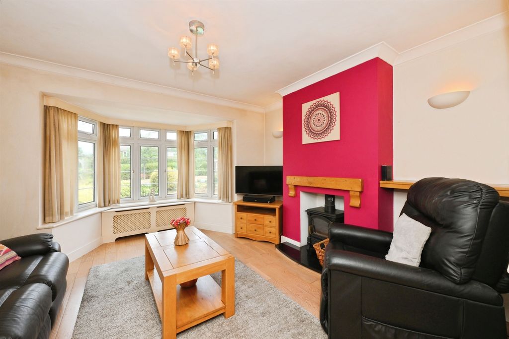 Property photo 3 of 26