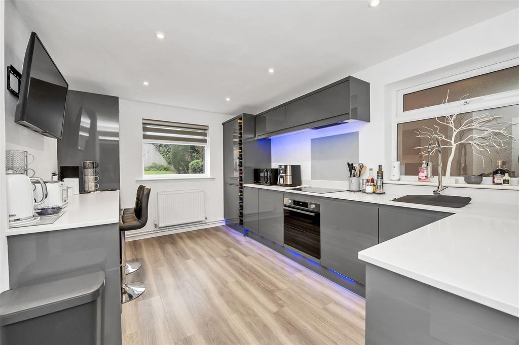 Property photo 3 of 12 Dcp_8470.Jpg