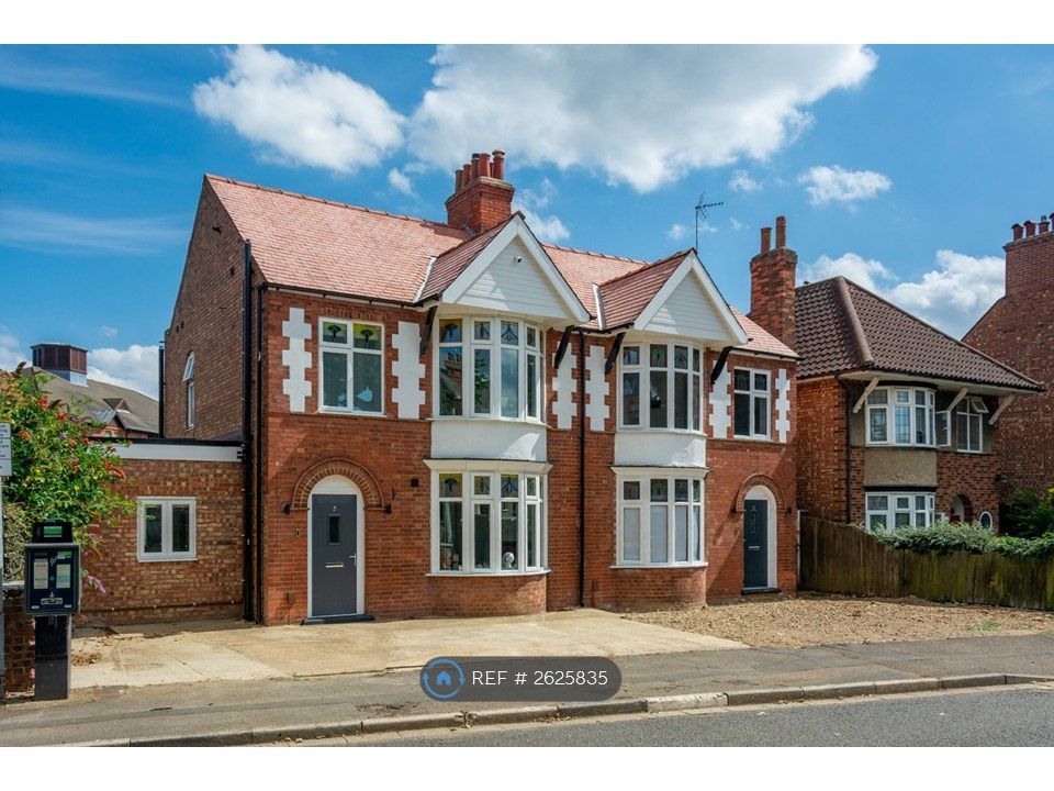 Property photo 1 of 35 Stanley Park House