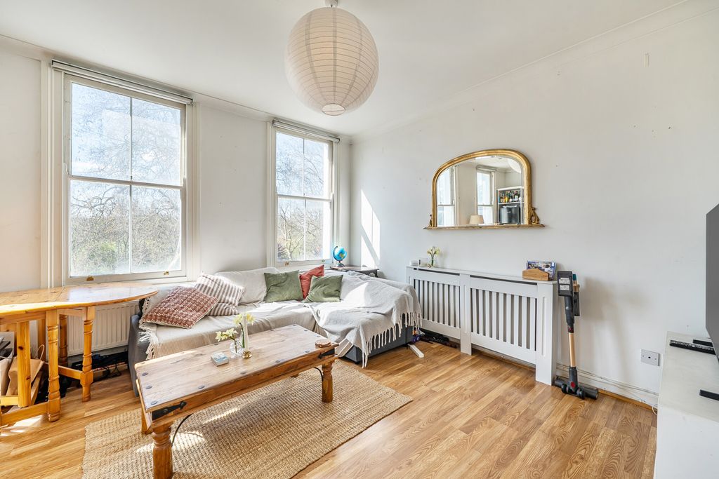 Property photo 3 of 15 Reception