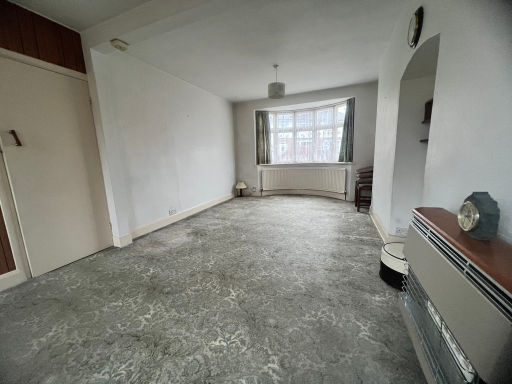 Property photo 2 of 9 Image