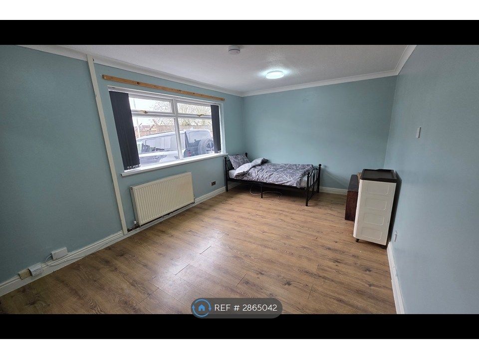 Property photo 3 of 12