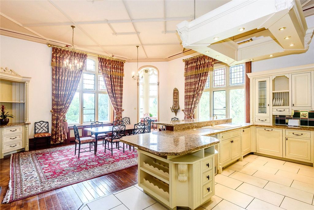 Property photo 3 of 13 Kitchen/Dining Room