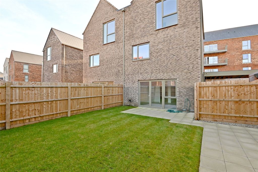 Property photo 1 of 9 Picture No. 13