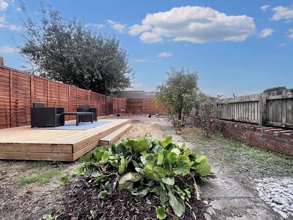 Property photo 2 of 23