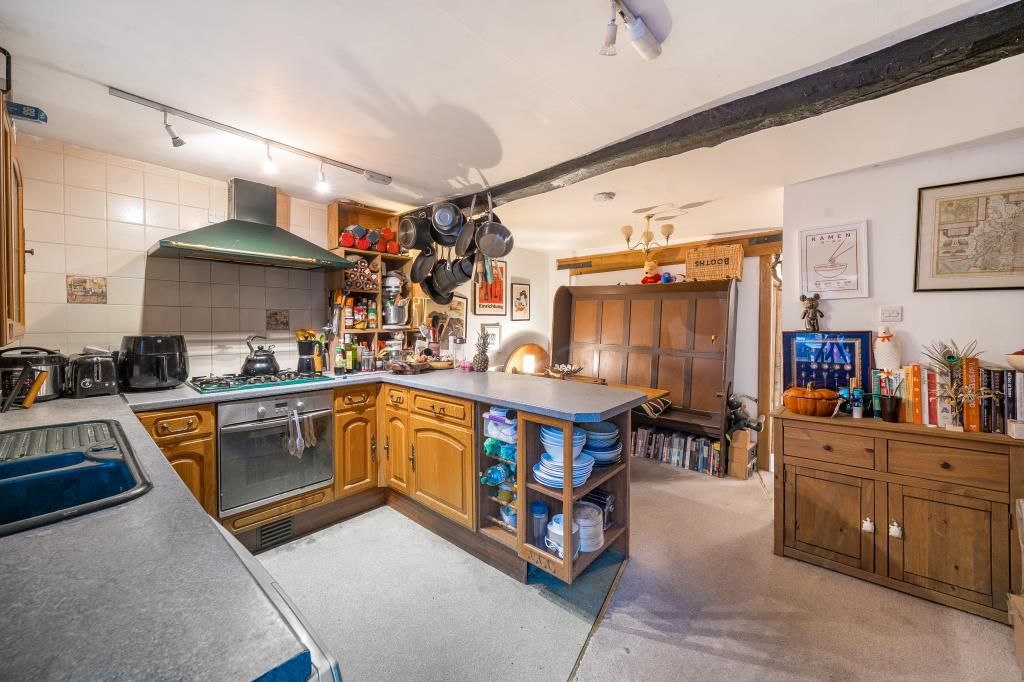 Property photo 2 of 21 Kitchen