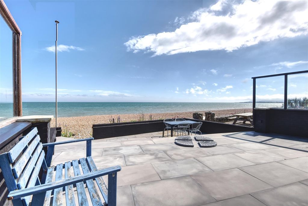 Property photo 2 of 40