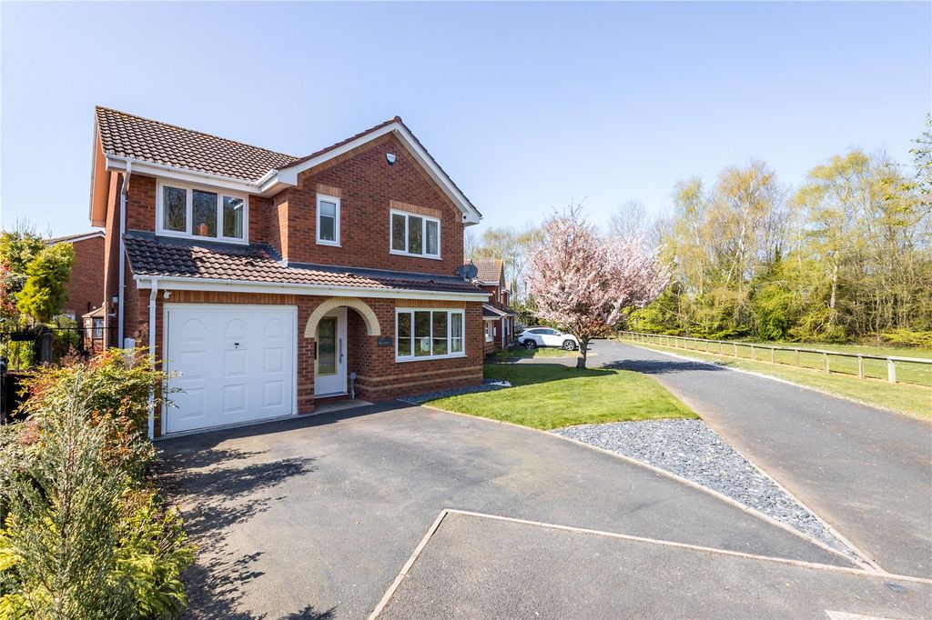 Property photo 1 of 38 Picture No. 99