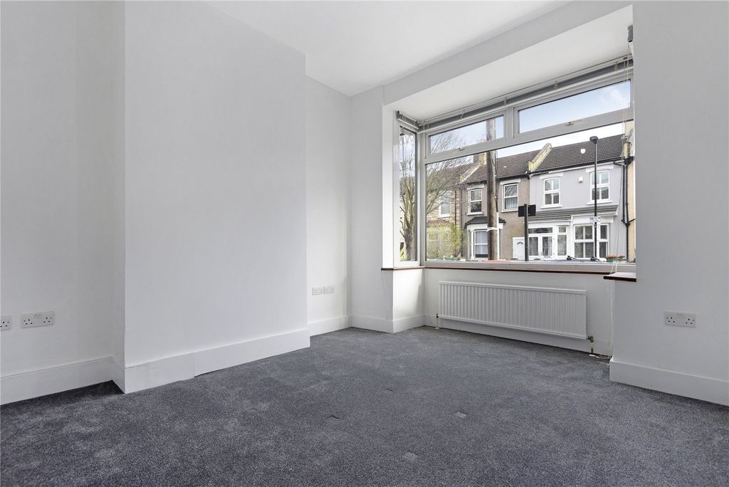 Property photo 2 of 21 Picture No. 09