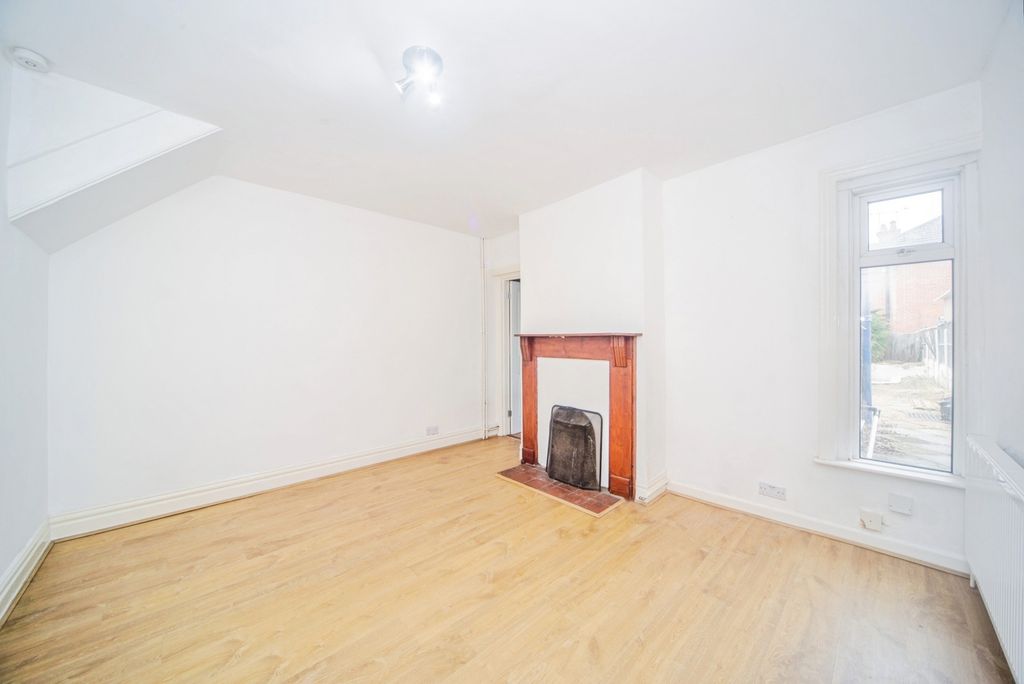 Property photo 3 of 14 Pbox-Img.Jpg