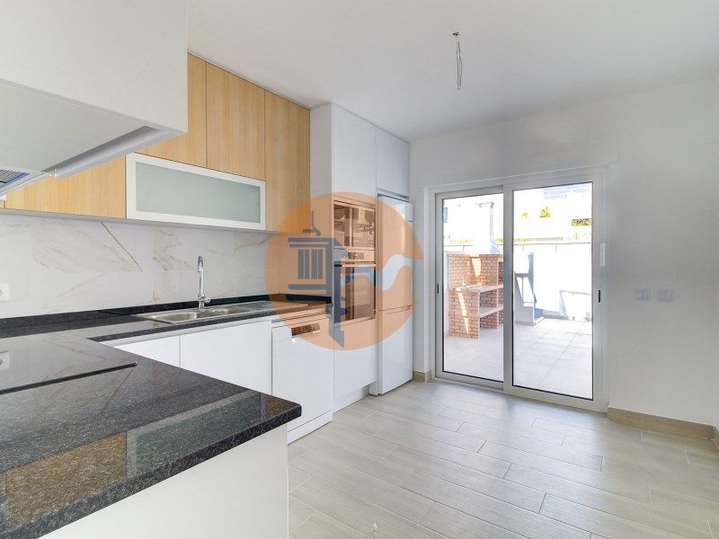 Property photo 1 of 42