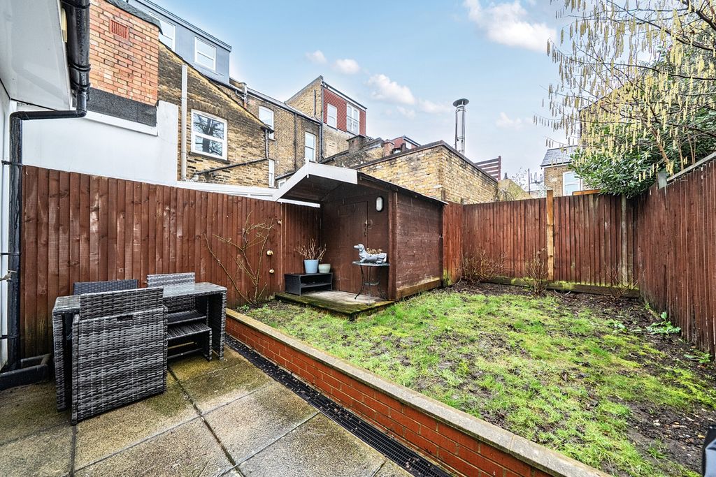 Property photo 3 of 16 1408211-15-6985c5...