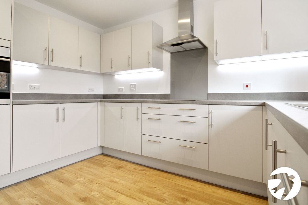 Property photo 3 of 10 Picture No. 11