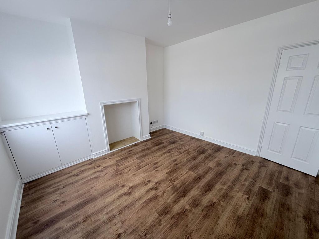 Property photo 3 of 12 200c6200-A8Ec-47cd-8Dce-A2Eaad6Ea965