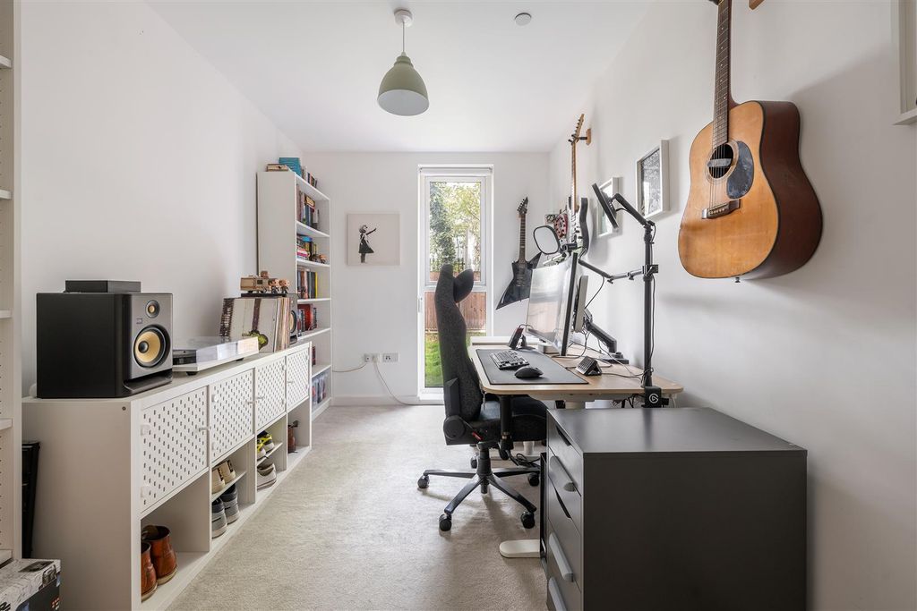 Additional image 4 of 3 bed flat for saleLena Kennedy Close, Highams Park E4