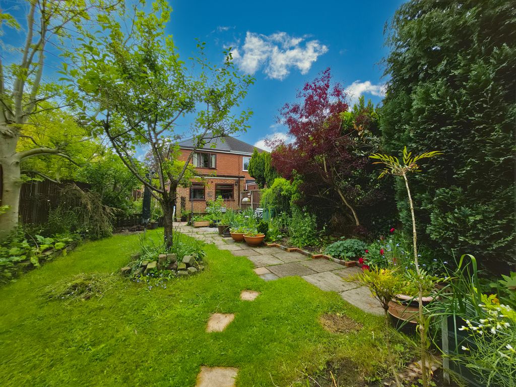 Property photo 2 of 34