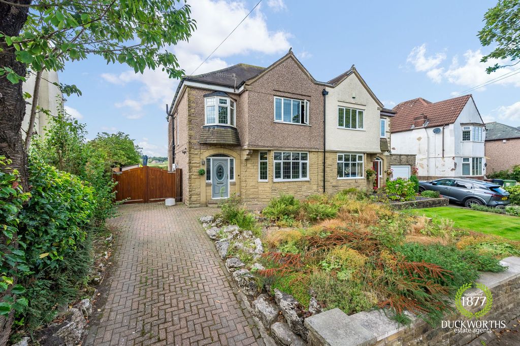 Property photo 1 of 44