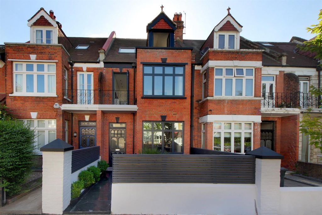 Property photo 1 of 9