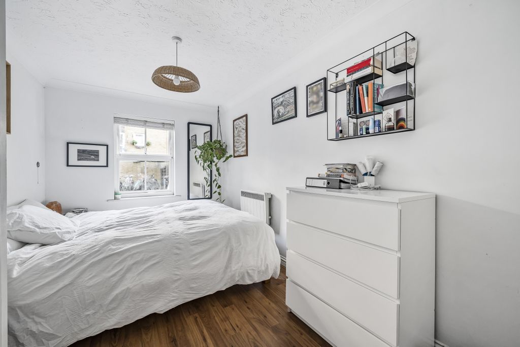 Property photo 3 of 7 932136 (5)