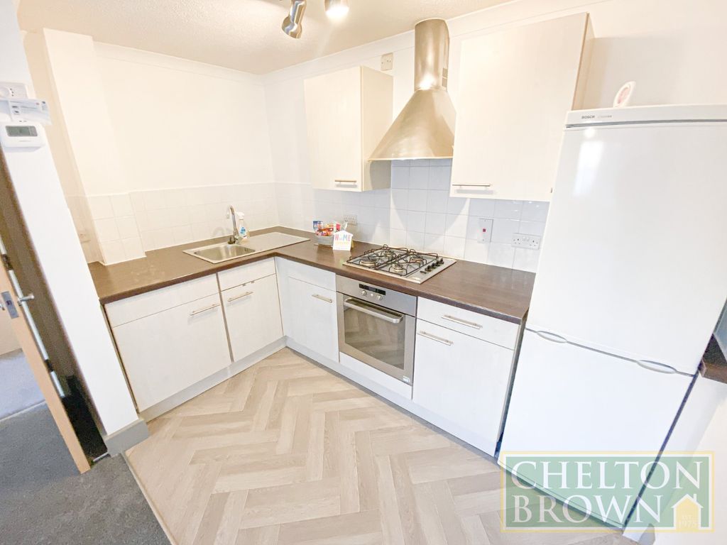Property photo 2 of 10 Kitchen