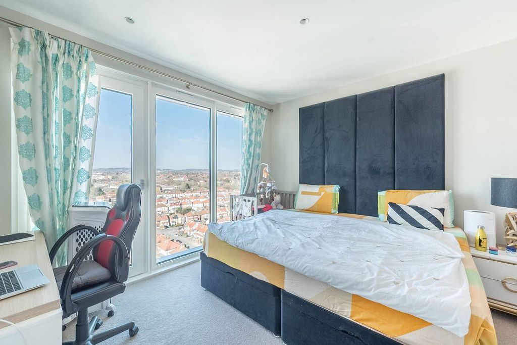 Property photo 2 of 12