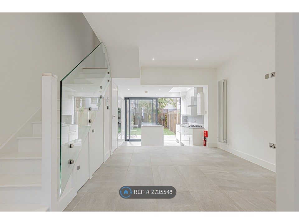 Property photo 2 of 31