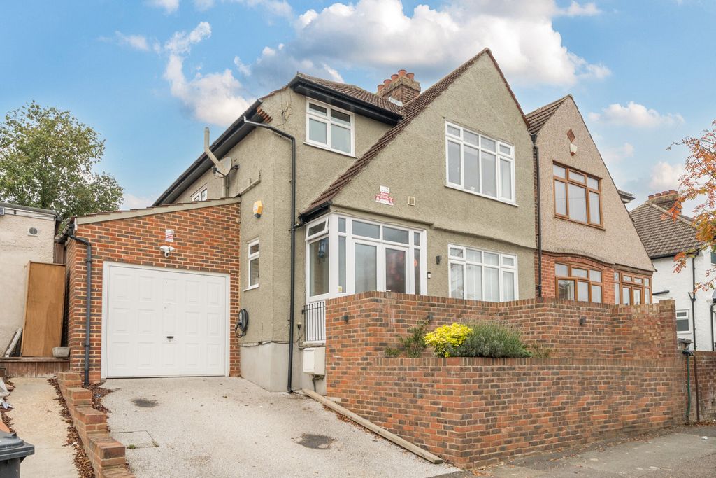 Property photo 1 of 13 Freehold