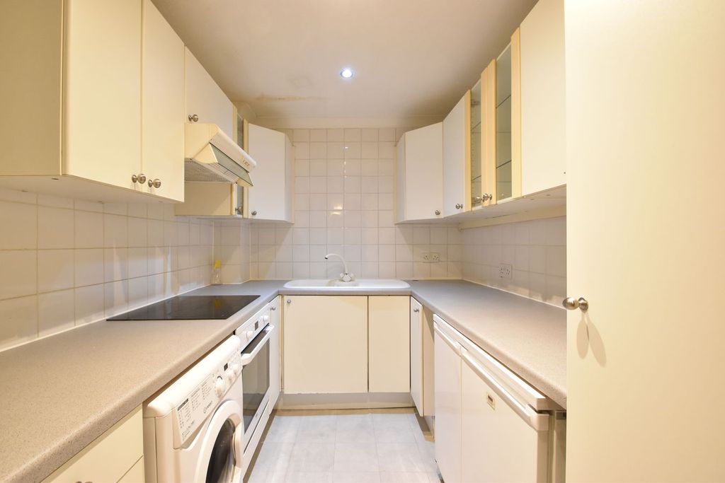 Property photo 3 of 5