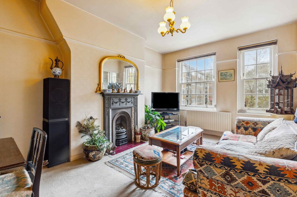 Property photo 2 of 13