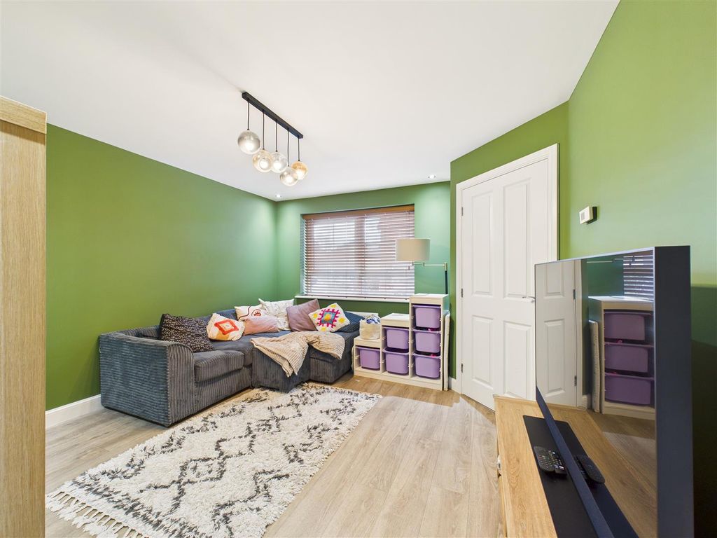 Property photo 2 of 12 Cam05193G0-Pr0083-Still004.Jpg